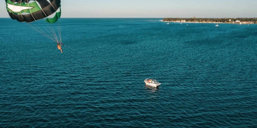 parasailing-1 parasailing-1